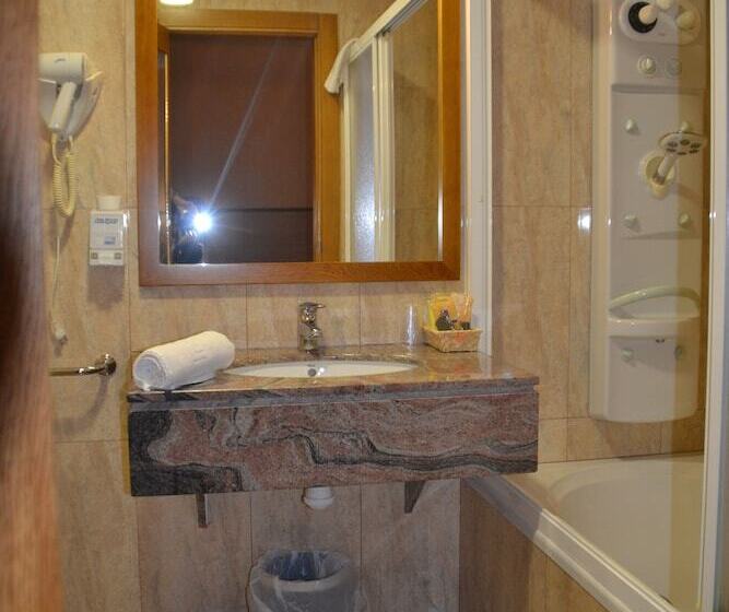 هتل Pio Xii Jumilla