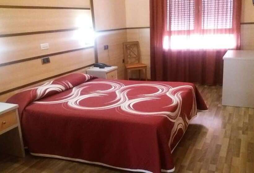 هتل Pio Xii Jumilla