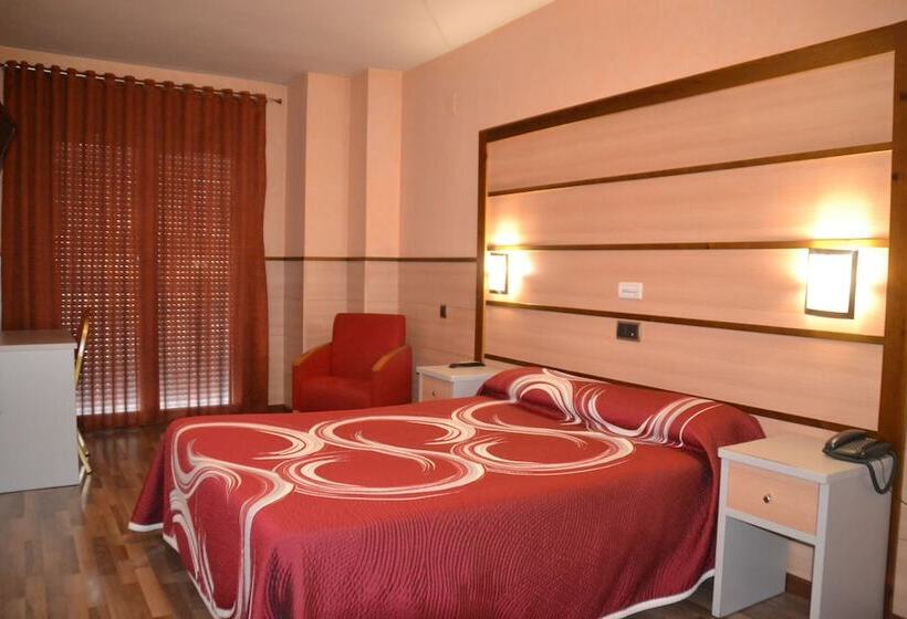 هتل Pio Xii Jumilla