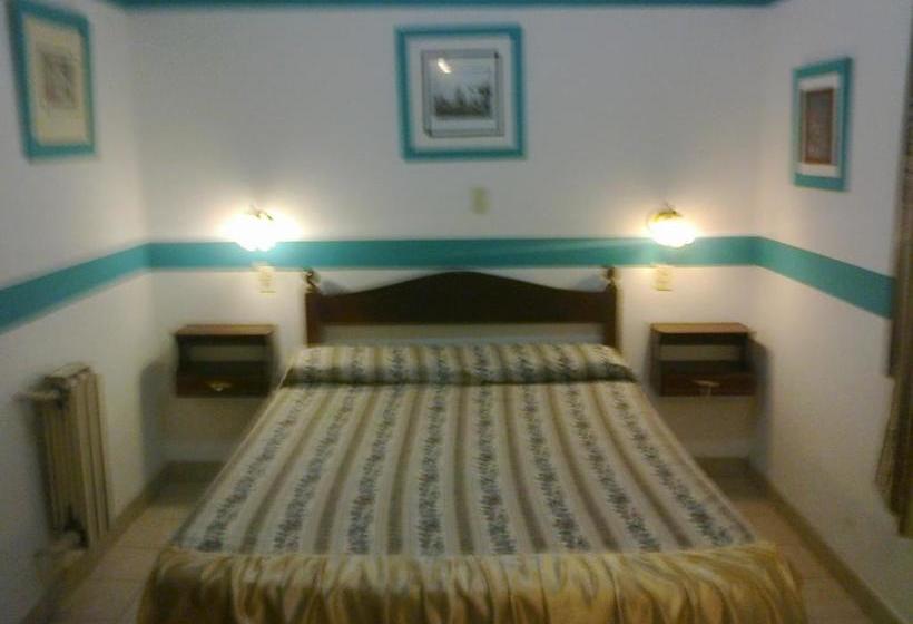 فندق Plaza Tres Arroyos