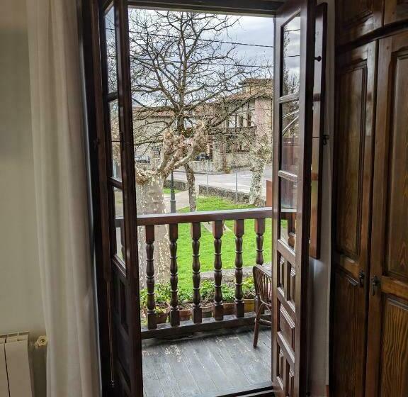 هتل Posada Revolgo