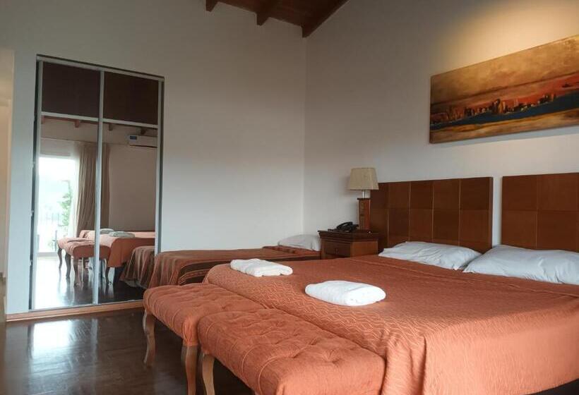 هتل Tagore Suites