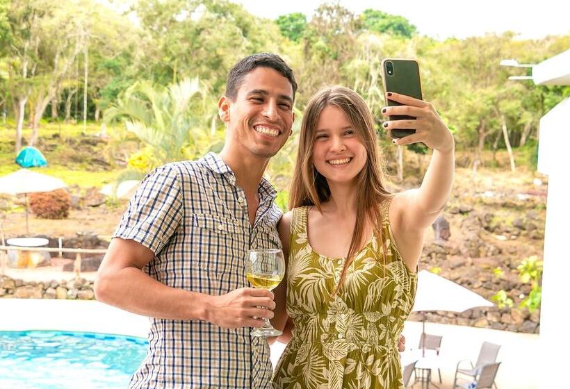 هتل Galapagos Tortuga Bay