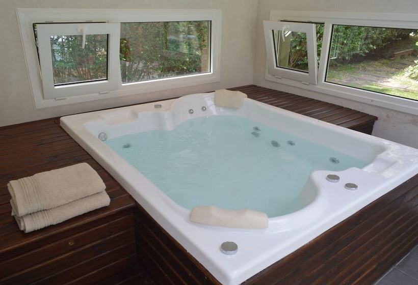 酒店 Valeria House Rental Suites