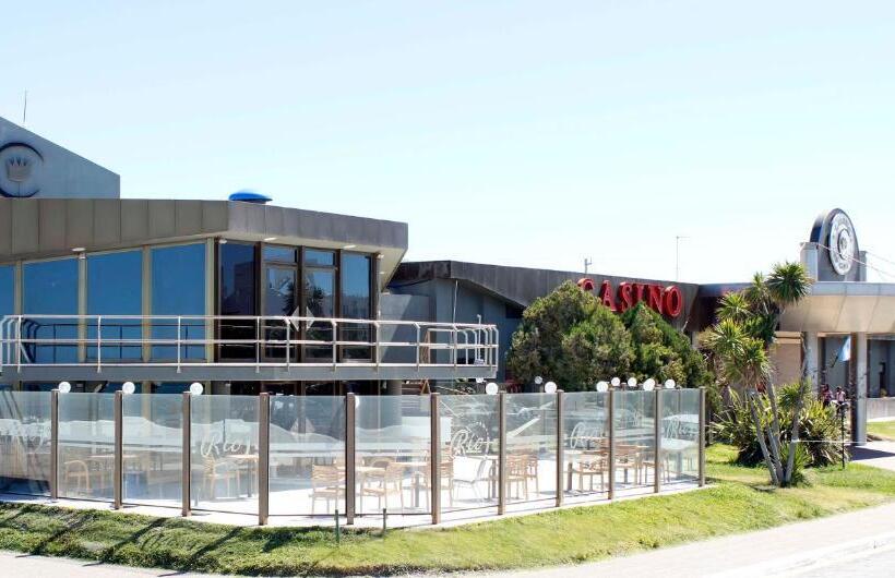 Отель Y Casino Del Rio   Las Grutas