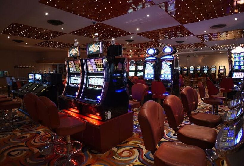 Отель Y Casino Del Rio   Las Grutas