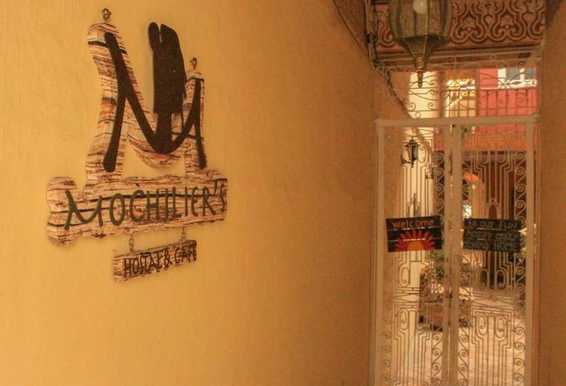 호스텔 Hostal Mochiliers Bed And Breakfast