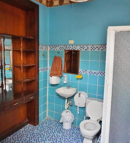 호스텔 Hostal Mochiliers Bed And Breakfast