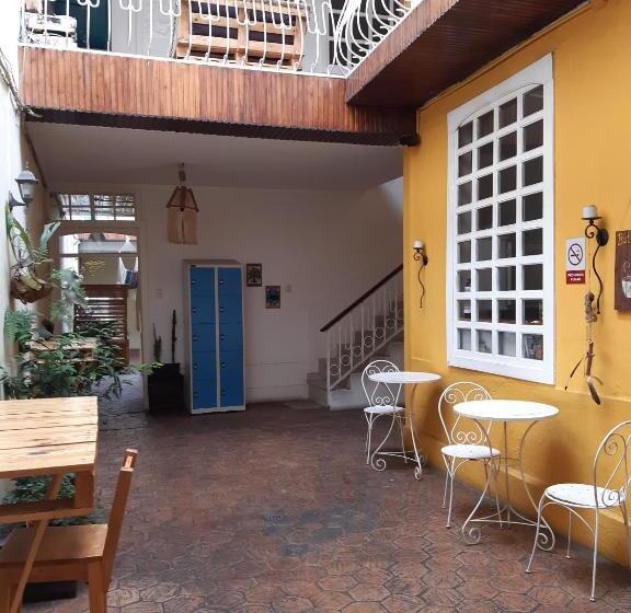 호스텔 Hostal Mochiliers Bed And Breakfast