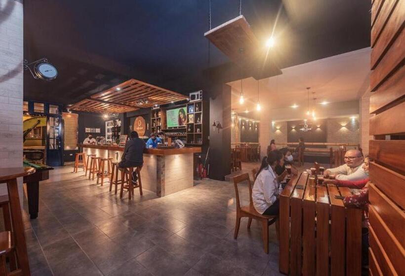 هاستل Galapagos Native