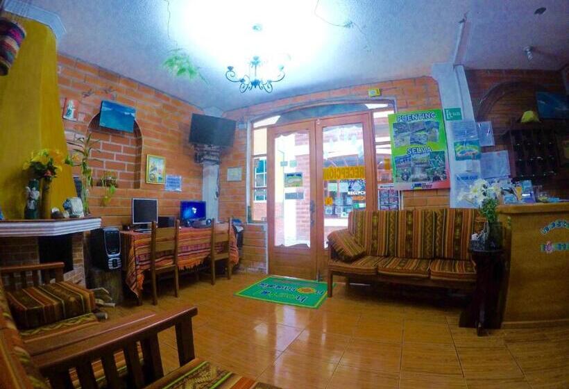 هاستل Hostal Nomada