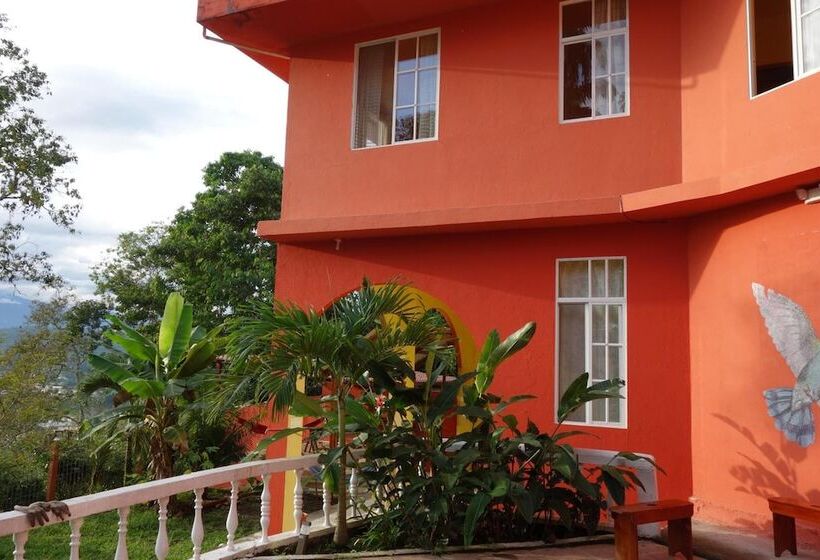 هاستل Hostal Tena ñaui