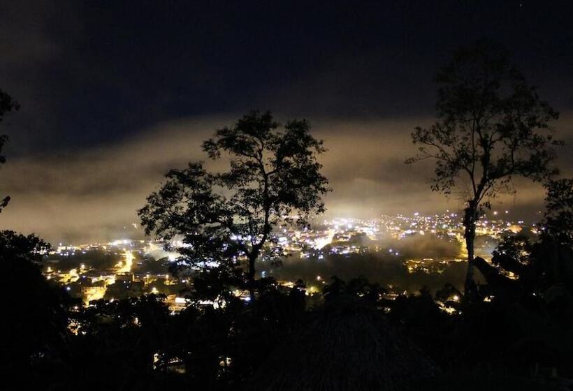 هاستل Hostal Tena ñaui