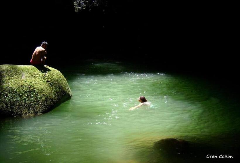 هاستل Hostal Tena ñaui