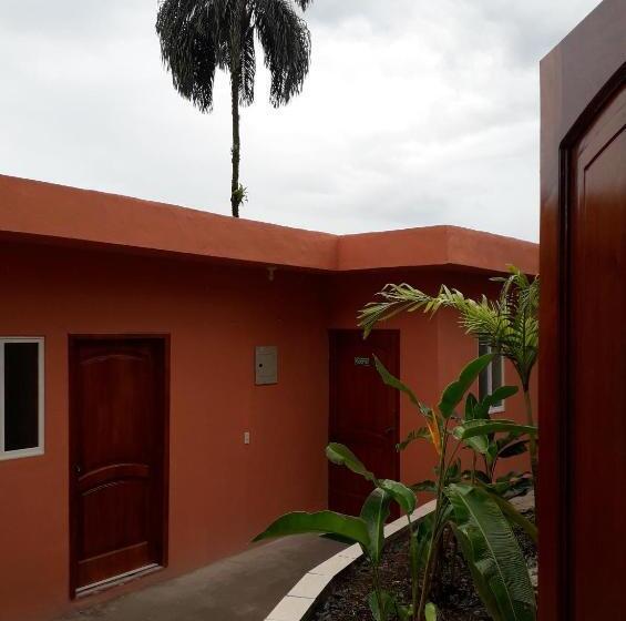 هاستل Hostal Tena ñaui