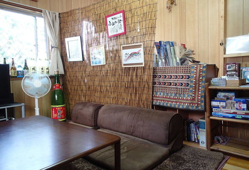 Okinawa Guest House Fushinuyauchi  Hostel