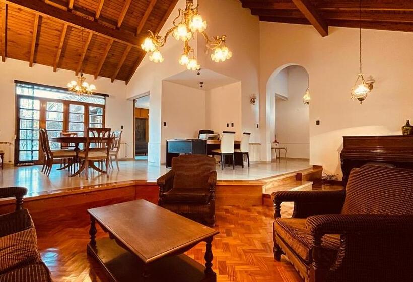 تختخواب و صبحانه Blue Sky Mendoza