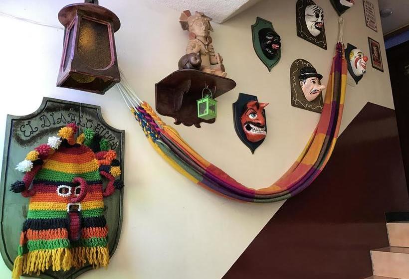 تختخواب و صبحانه Flying Donkey