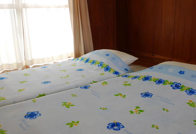 مبيت وإفطار Iyashi No Resort Nakijin