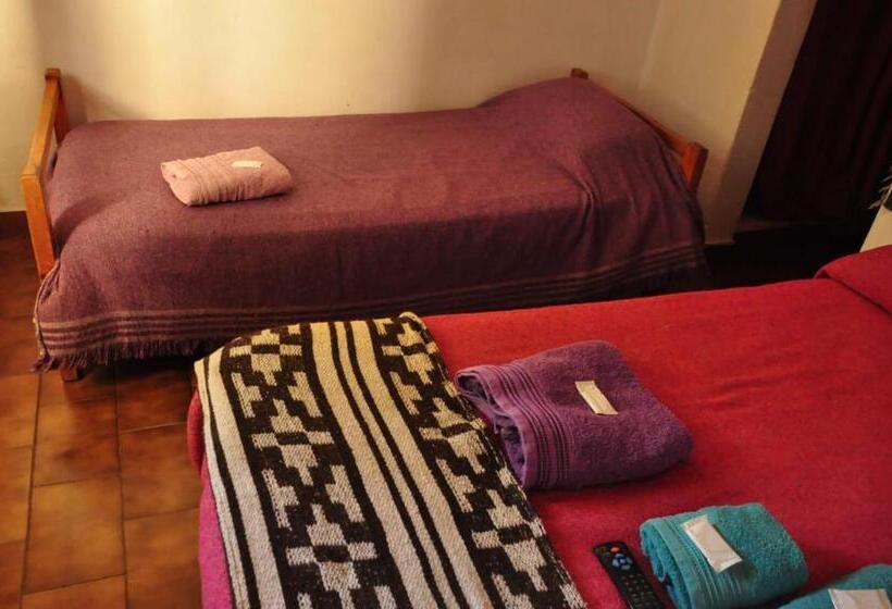 تختخواب و صبحانه La Marina