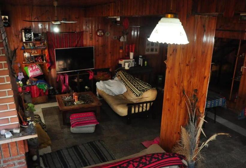 تختخواب و صبحانه La Marina