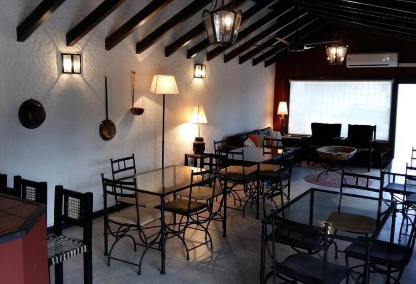 تختخواب و صبحانه Las Chirimoyas