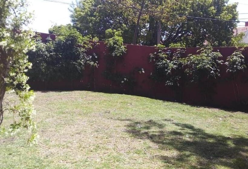 تختخواب و صبحانه Las Chirimoyas