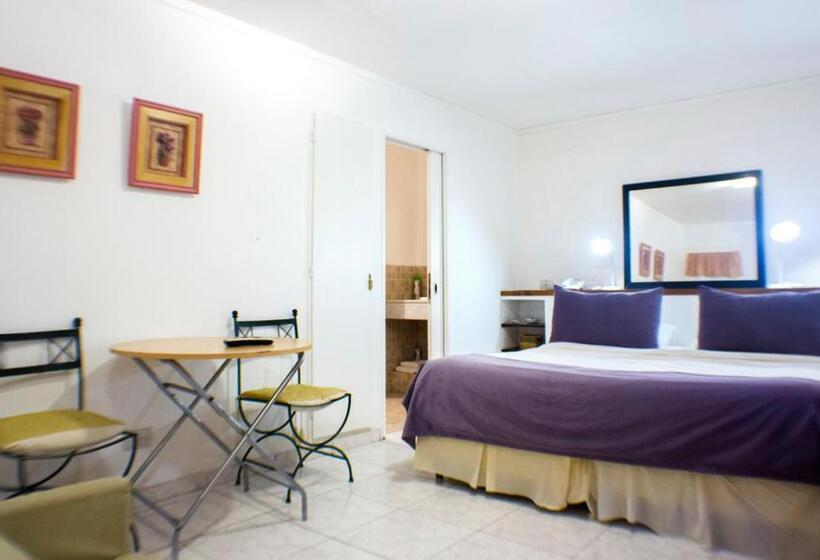 Bernie S Bed & Breakfast , A 3 Kilometros Del Aerop Ezeiza, Van ,in Out, Free Ezeiza Airport