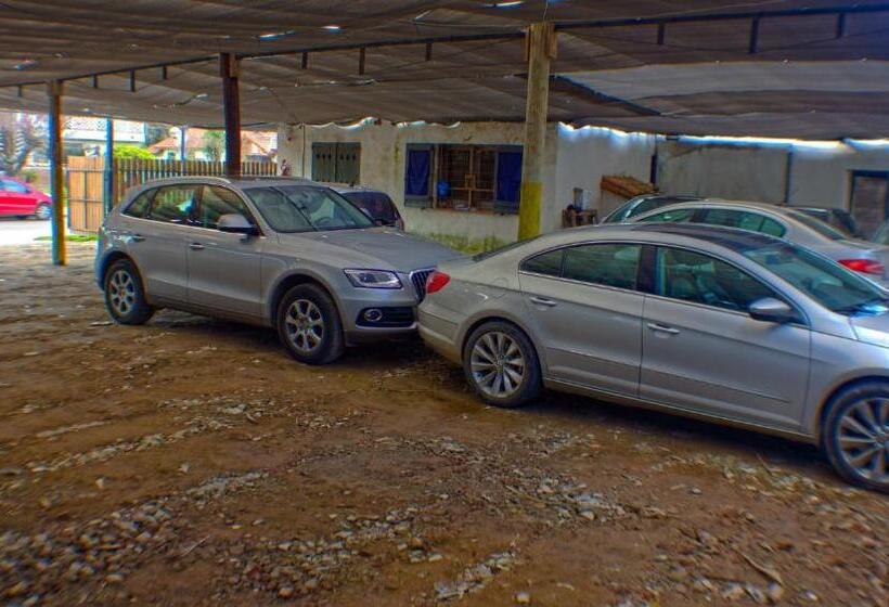 Bernie S Bed & Breakfast , A 3 Kilometros Del Aerop Ezeiza, Van ,in Out, Free Ezeiza Airport