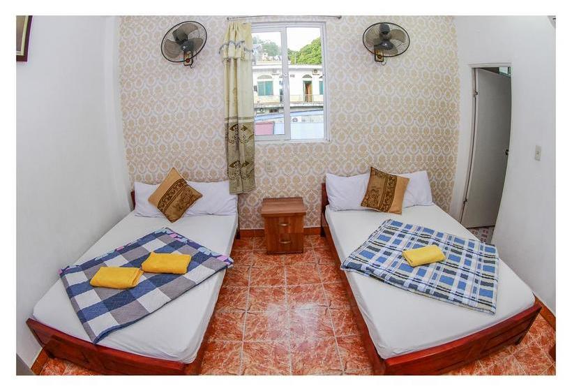 Cat Ba Hostel