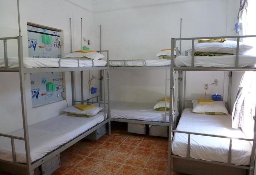 Cat Ba Hostel