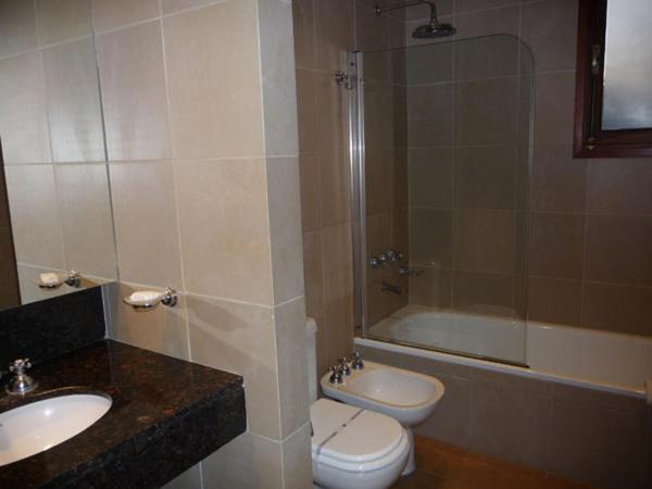 فندق Altos De Guemes