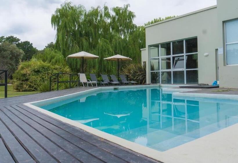 هتل Brisas Serranas