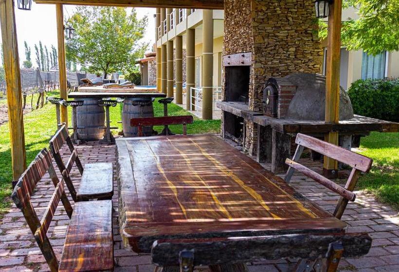 فندق Chaglasian Wine & Suites