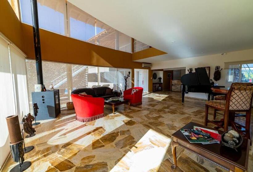 فندق Chaglasian Wine & Suites