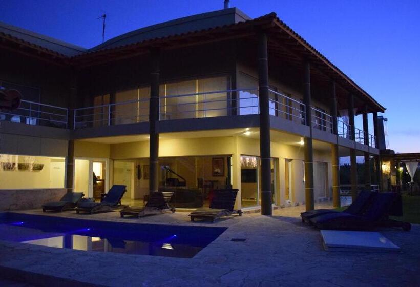 فندق Chaglasian Wine & Suites