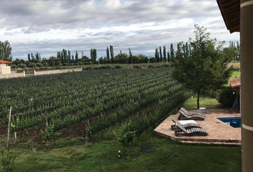 فندق Chaglasian Wine & Suites