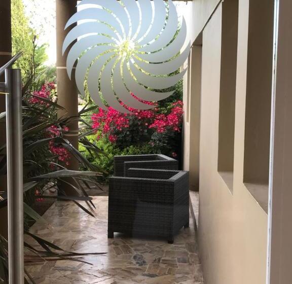 فندق Chaglasian Wine & Suites