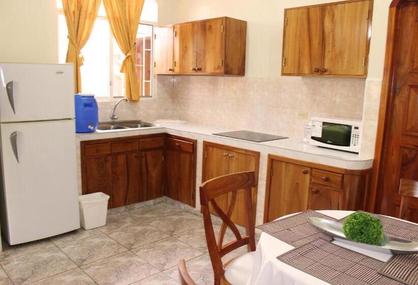 هتل Del Sol Galapagos