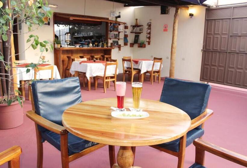 هتل Del Sol Galapagos