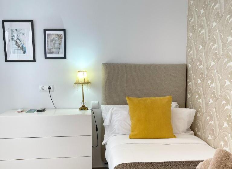 ホテル Hostal El Caprichito Marbella