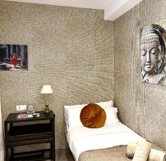 ホテル Hostal El Caprichito Marbella