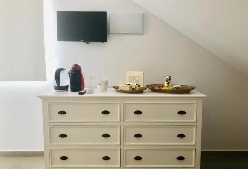 ホテル Hostal El Caprichito Marbella