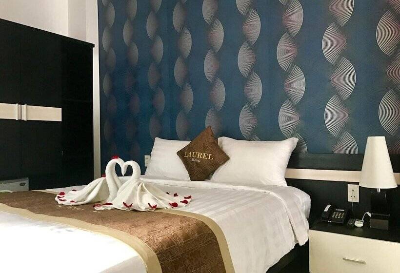 هتل Laurel