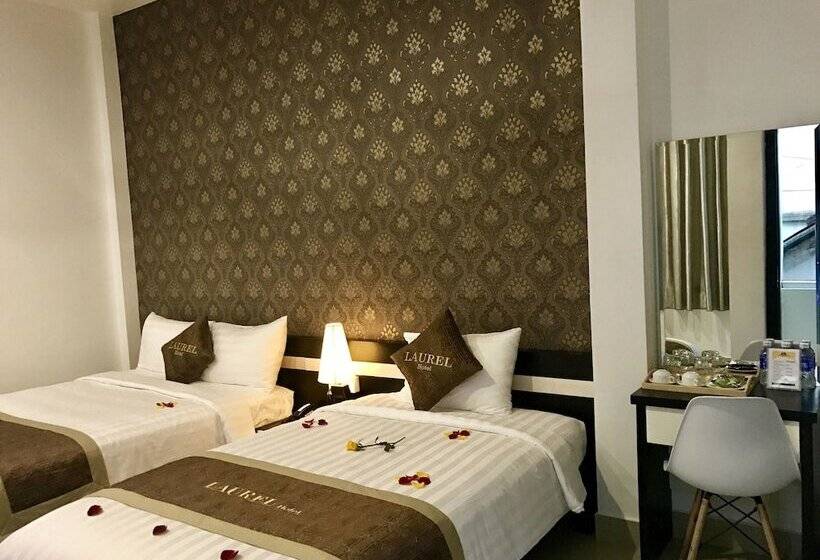 هتل Laurel