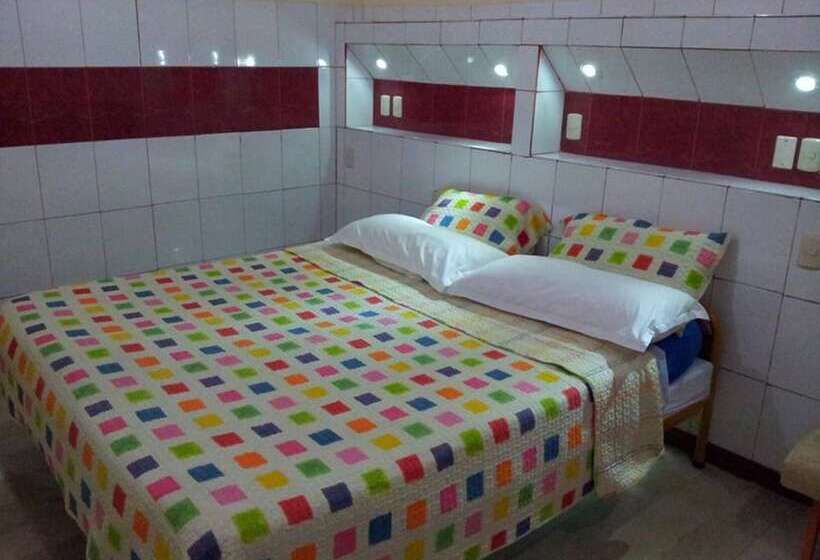 هتل Livingston Inn