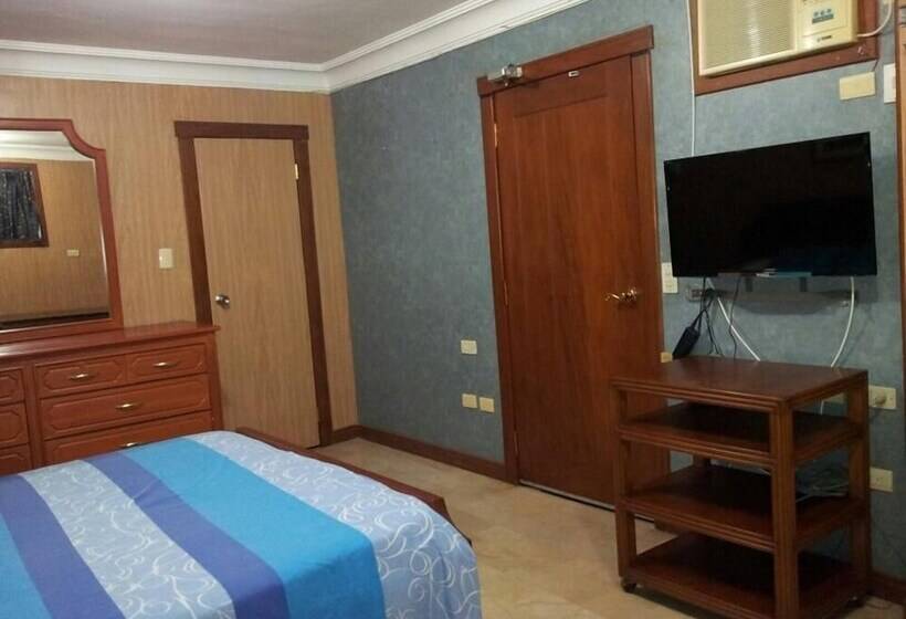 هتل Livingston Inn