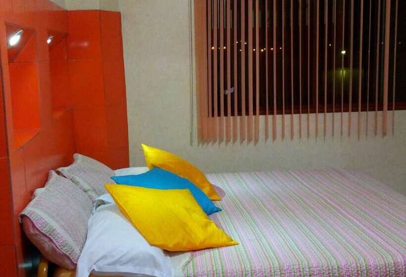 هتل Livingston Inn