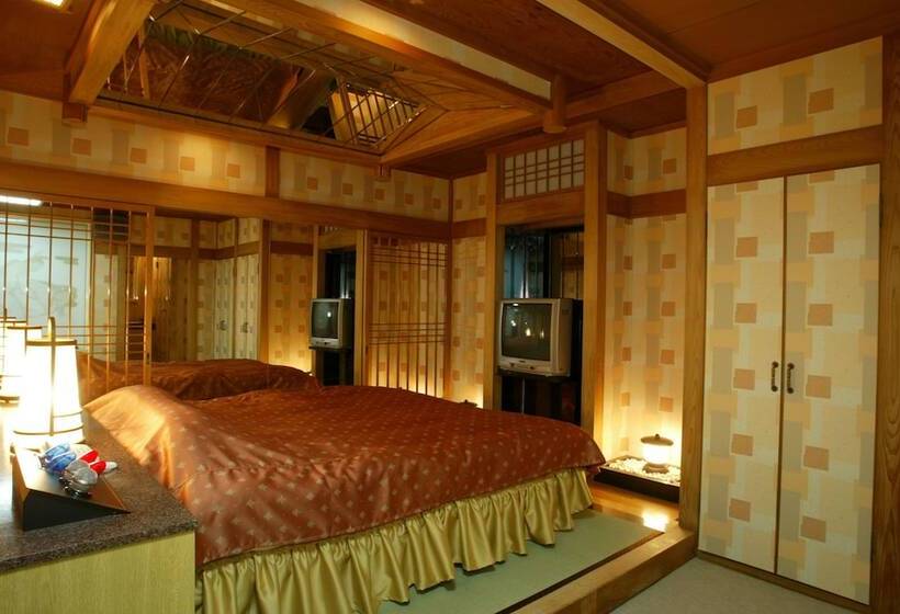 בית מלון כפרי Osaka Palais De Fleurs – Adults Only