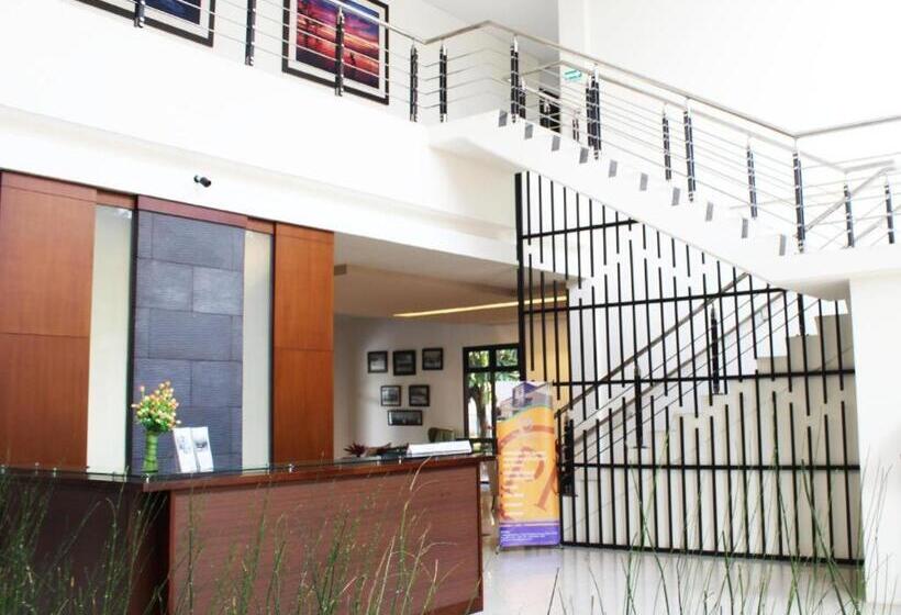 فندق Pp University